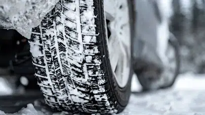 Kış lastiği zorunluluğu bugün başladı: Takmayanın cezası ne kadar?