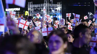 Gürcistan, yurt dışında yaşayan vatandaşlarının oy kullanmasına yasak getiriyor
