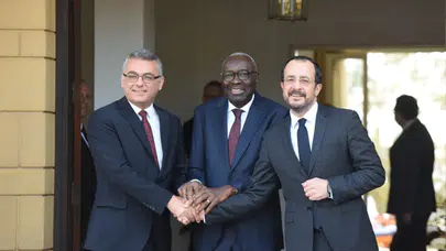 KKTC Cumhurbaşkanı Erhürman ile GKRY Lideri Hristodulidis BM kontrolündeki ara bölgede görüştü