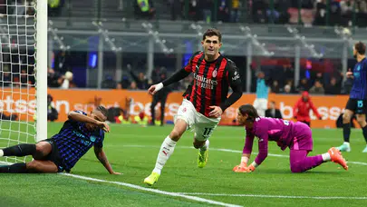 Hakan Çalhanoğlu'nun penaltıdan yararlanamadığı Milano derbisinde Milan İnter'i yendi