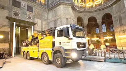 Ayasofya'ya vinç sokulması tepki almıştı: Bilim Kurulu'ndan açıklama geldi