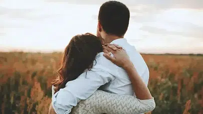 Sarılmanın bilinmeyen gücü: Vücudunuzda neler değişiyor?