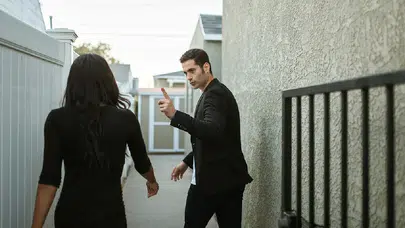 Sürekli görünüşünüzü eleştiren partner: Bu davranışın arkasında neler var?