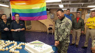 ABD Hava Kuvvetleri'ndeki Transgender askerler, emeklilik maaşlarını kaybettikleri için dava açıyor