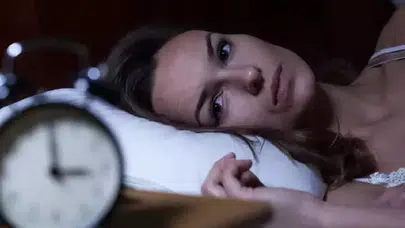 Her gece aynı saatte uyanıyor musunuz? İşte nedeni