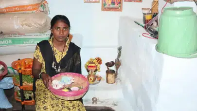 Tanrılarla evlendirilen genç kadınlar: Yoksulluk ve gelenek yüzünden seks işçiliğine mahkum