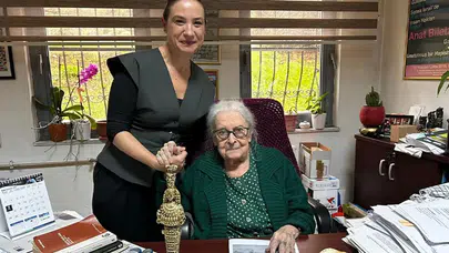 Prof. Dr. İoanna Kuçuradi’ye Onur Ödülü