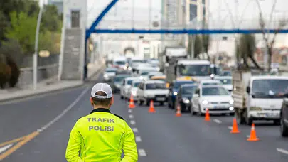 Yılbaşı tedbirleri kapsamında İstanbul ve Ankara'da birçok yol trafiğe kapanıyor