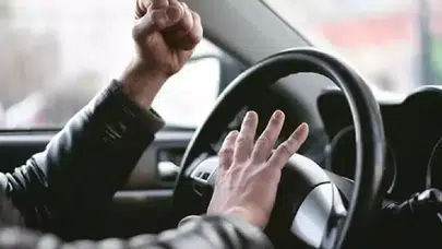 Trafikte tartışanlar dikkat: Aracı durdurana hapis cezası