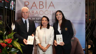 Rabia Babaoğlu’nun ‘Katıksız’ adlı eseri İstanbul'da düzenlenen lansmanda tanıtıldı