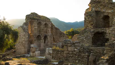 Nysa Antik Kenti’nde 1800 yıllık kütüphane merdivenleri gün yüzüne çıkarıldı