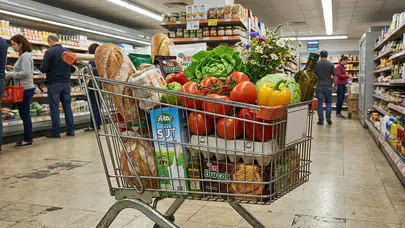 Mahfi Eğilmez 2017'den 2025'e gıda fiyatlarını karşılaştırdı: Yüzde 1953'lük artışı gözler önüne serdi