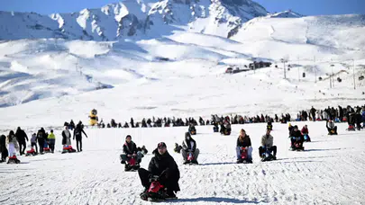 Kayak sezonu başladı: Palandöken kar kalınlığında zirvede