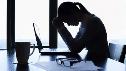 İş dünyasında yeni tehlike: “Sessiz çatlama” çalışanları içten içe tüketiyor