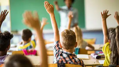 Özel okul zamları yargıya taşındı: TÖZOK’tan MEB’e Danıştay davası