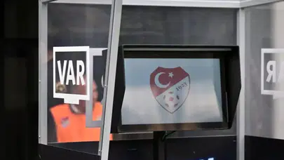 Fenerbahçe-Galatasaray derbisinin VAR hakemi açıklandı