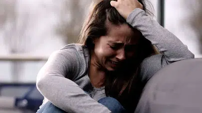 Ağlamak gerçekten zayıflık mı? Psikolojide ağlamanın şaşırtan anlamı