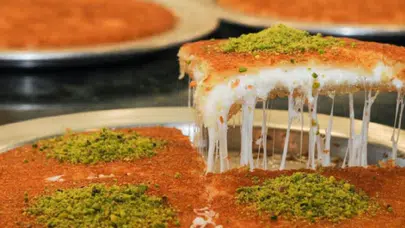 Dünyanın en iyi tatlısı Antakya Künefesi: Türkiye listeyi domine etti