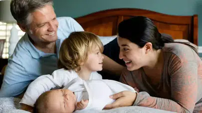 Ebeveynlerin kayırdığı çocuklar daha kötü ruh sağlığı riskiyle karşı karşıya