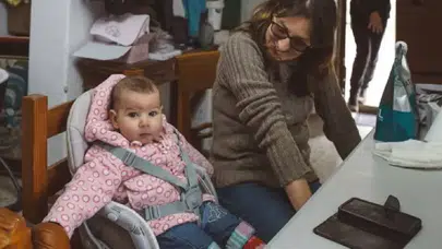 Kedilerin insanlardan fazla olduğu köyde 30 yıl sonra ilk bebek doğdu