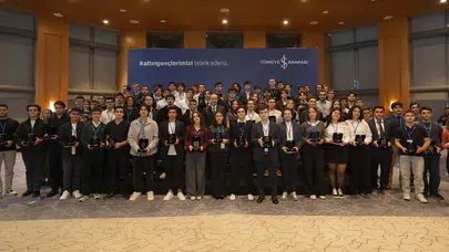 İş Bankası'nın Altın Gençler ödülleri sahiplerini buldu: 2025 YKS'de dereceye girenler onurlandırıldı