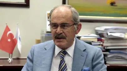 Yılmaz Büyükerşen siyaseti bıraktığını açıkladı