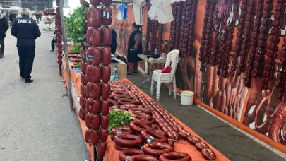 Kahramanmaraş'ta son kullanma tarihi geçmiş 850 kilogram sucuk ele geçirildi