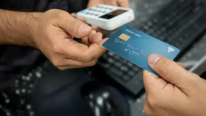 Kredi kartıyla alışveriş yapanlar fark etmiyor: Bütçeyi sessizce zorlayan alışkanlık