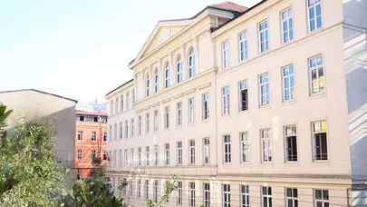 Özel İtalyan Lisesi'nde İtalyan'a 350 bin, Türk öğretmene 65 bin maaş!