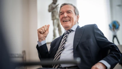 Eski Almanya Başbakanı Schröder 'tükenmişlik sendromu'na yakalandı