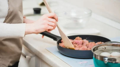 Yemek koklamak orucu bozar mı? Yemeğin tadına bakmak orucu bozar mı? İşte Diyanet İşleri Başkanlığı'ndan beklenen açıklama!