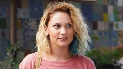 Farah Zeynep Abdullah'tan 'Siz kimsiniz?' sorularına 'Gençliğe Hitabe' ile yanıt!