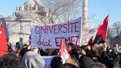 Hukukçulardan, "Tüm tutuklu ve gözaltında bulunanları serbest bırakın" çağrısı