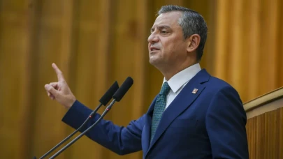 Özgür Özel'den yeni boykot listesi! NTV'ye meydan okudu: Günaydın Restoran, Nusret, Star TV, Kral FM...