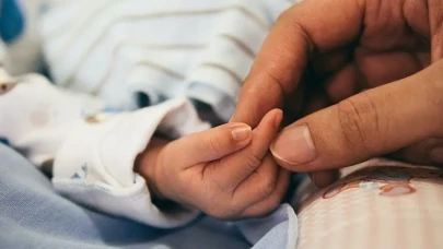 CHP'den Sağlık Bakanlığı'nın planlı sezaryen yasağına sert tepki: Çıkın insanların yatak odasından