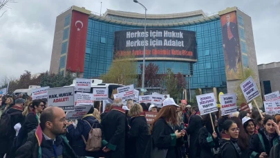 Ankara'da avukatlardan 'hukuka saygı' yürüyüşü