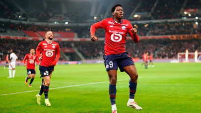 Fenerbahçe, dünyaca ünlü kulüplerin radarında olan Jonathan David'in transferi için uğraşıyor