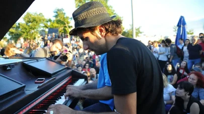 Alman piyanist Davide Martello kimdir? Neden sınır dışı edildi?