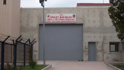 DEM Parti heyeti, teröristbaşı Abdullah Öcalan ile görüşmek üzere İmralı Adası'na gitti