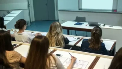 Üniversiteler tatil mi? 24 Nisan üniversiteler tatil edildi mi?