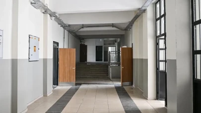 İstanbul'da deprem sonrası okullar ve üniversiteler 2 gün tatil edildi