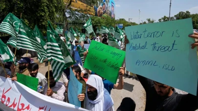 Pakistan ve Hindistan arasındaki kriz derinleşiyor: Tüm ticaret askıya alındı