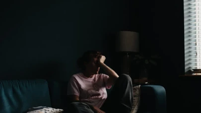 Tek başına olmak insanlara iyi geliyor mu? Yalnızlık ölümcül bir sağlık tehdidi!