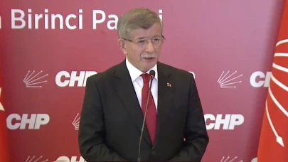 Sarışın Ahmet Davutoğlu sosyal medyada viral oldu