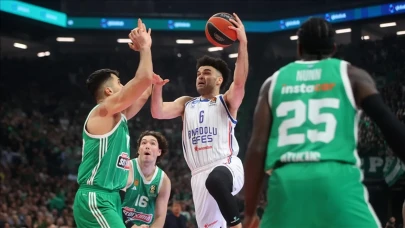 Anadolu Efes, Panathinaikos'u deplasmanda yendi, seriyi 1-1'e getirdi