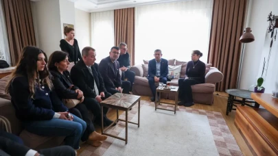 CHP Genel Başkanı Özel, Mattia Ahmet Minguzzi'nin ailesini ziyaret etti