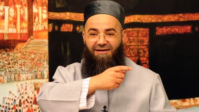 Cübbeli Ahmet, "Rabbim bir deprem olacaksa büyük yıkım olmasın, ara ara küçük depremlerle gazı yavaş yavaş çıkart” diyerek İstanbul depremini önlemiş!