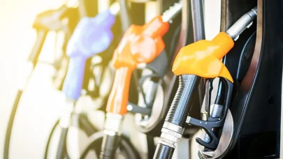 Benzine zam, otogaza indirim bekleniyor