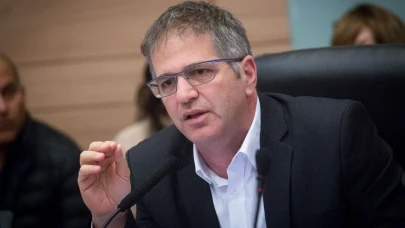 İsrailli bakandan askerlere tepki: Derhal ordudan atılmalılar!