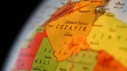 Cezayir, hava sahası ihlalleri nedeniyle Mali uçuşlarını askıya aldı